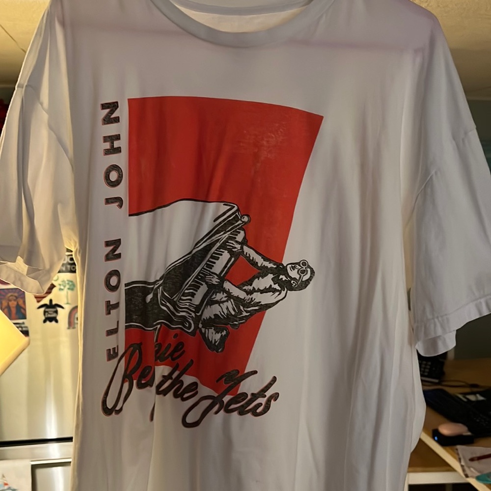 E XXL Elton John Bennie and the jets tee